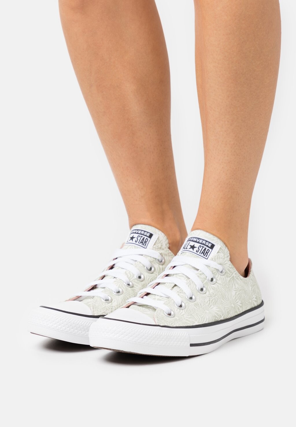 

Кроссовки Converse