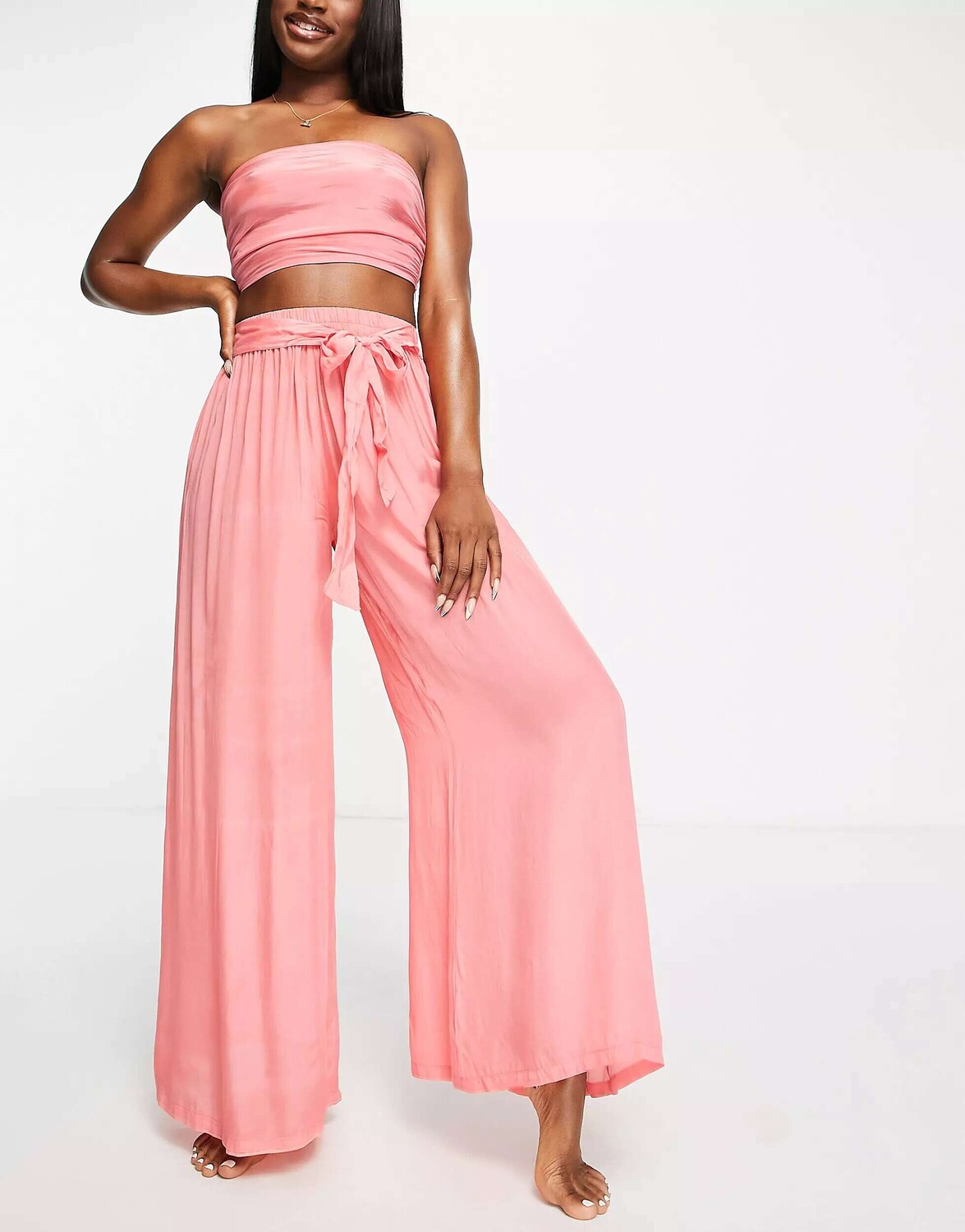 

Норковый пляжный топ-бандо со сборками ASOS
