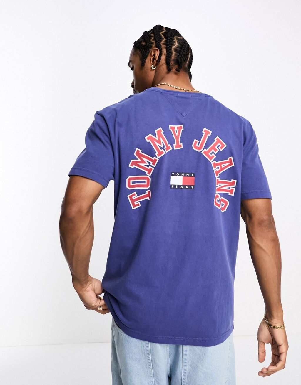 

Синяя футболка с изогнутым логотипом Tommy Jeans, Синий