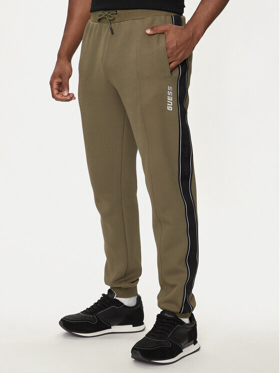 

Спортивные брюки regular fit Guess, зеленый