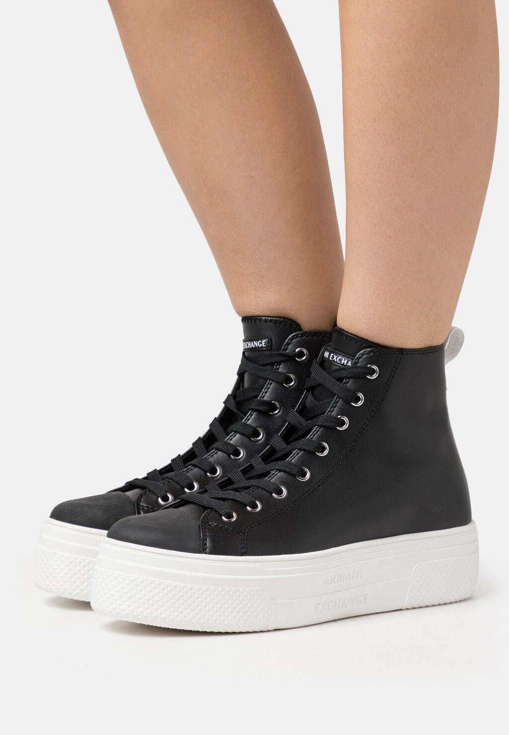 

Высокие кроссовки Armani Exchange, черно-белый