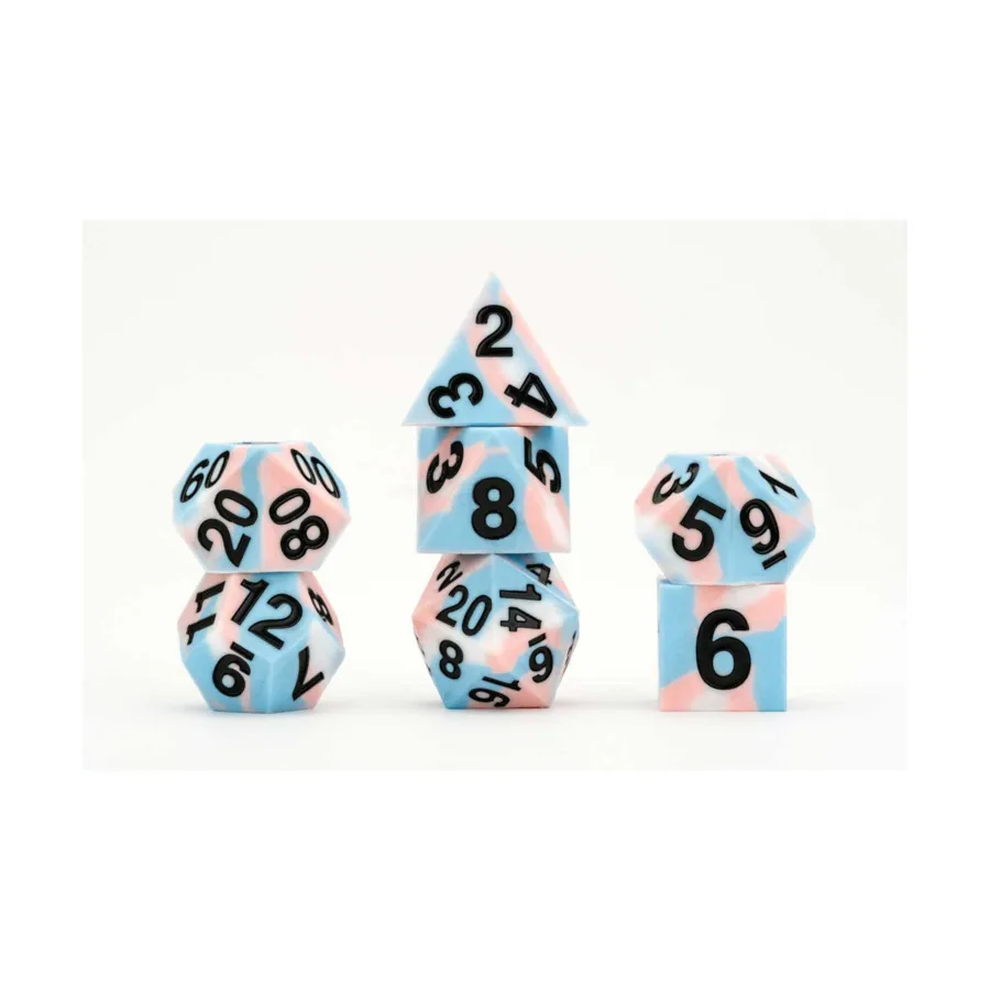 

Набор резиновых кубиков Poly — трансгендерный флаг с черным цветом (7), Silicone Rubber Dice (Metallic Dice Games)