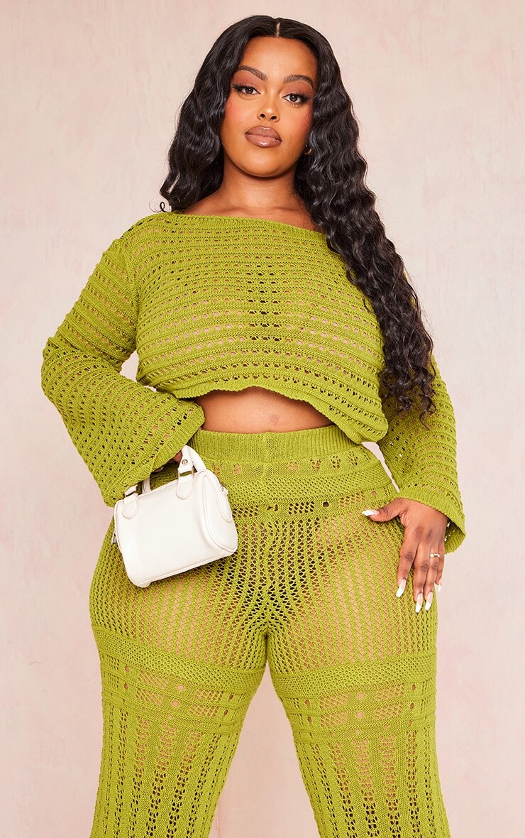 

PrettyLittleThing Оливковый вязаный укороченный свитер Plus