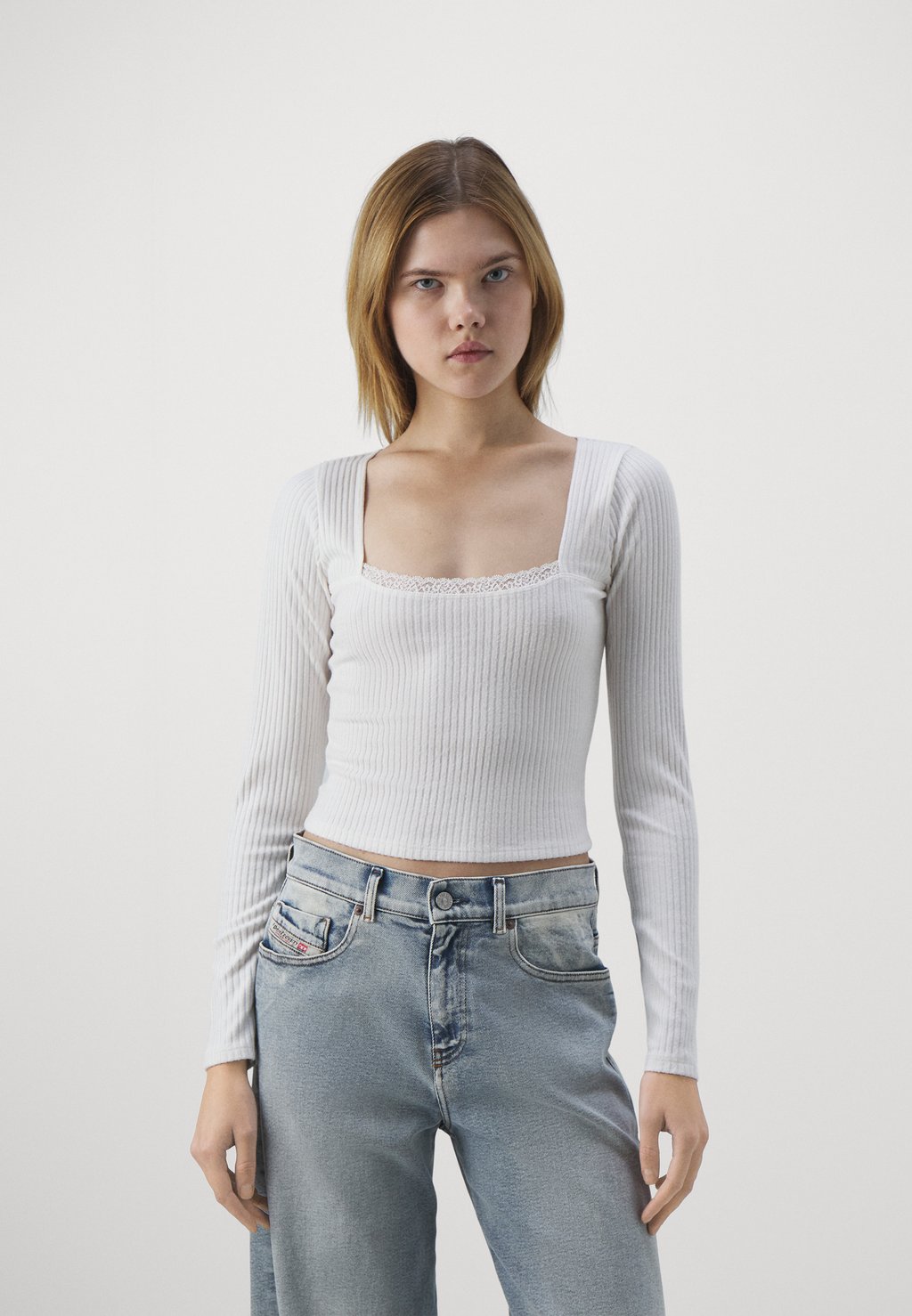 

Футболка с длинными рукавами Cozy Ribbed Lace Trim Square-Neck Top Hollister Co.