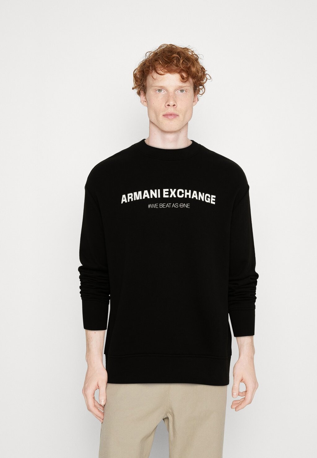 

Толстовка Armani Exchange, черный