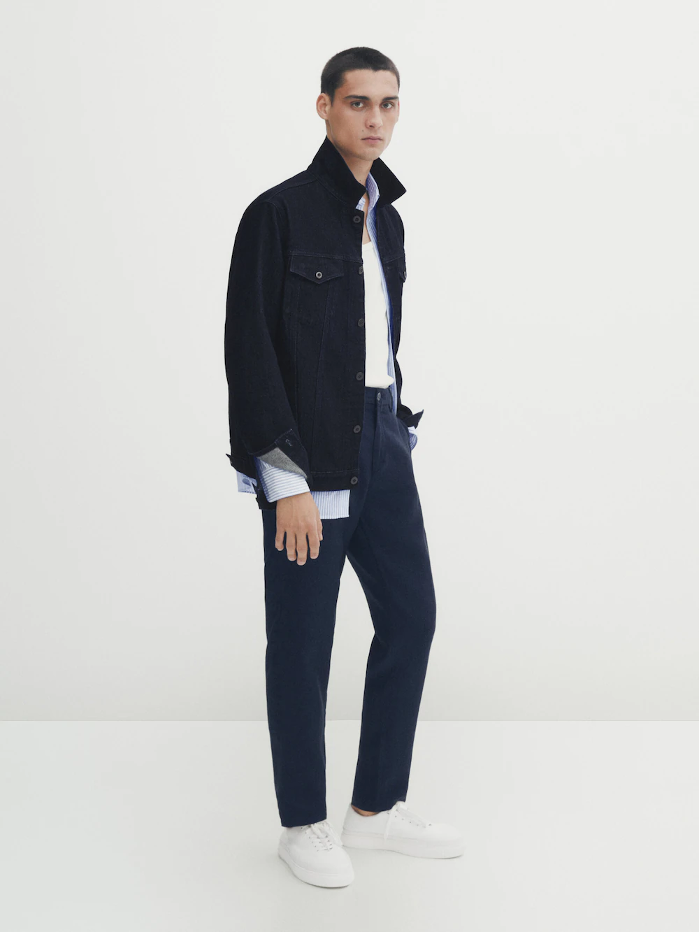 

Брюки чинос из 100% льна зауженного кроя Massimo Dutti, синий