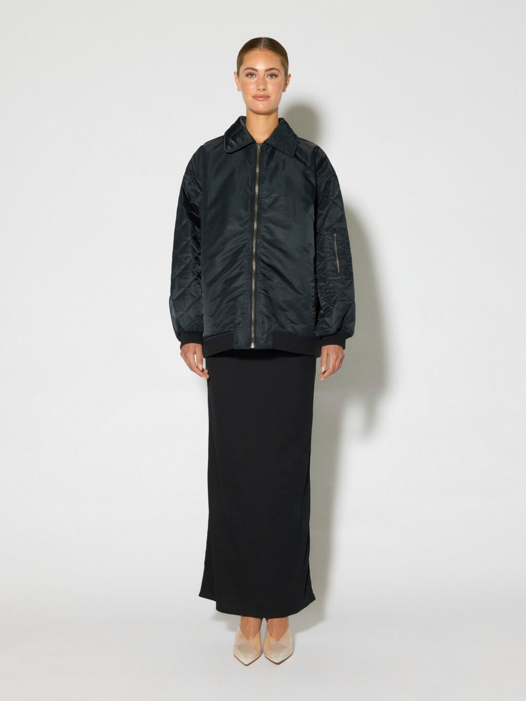 

Бомбер Chaquetas SOMETHINGNEW SNKARA из коллаборации с AISHA POTTER, черный