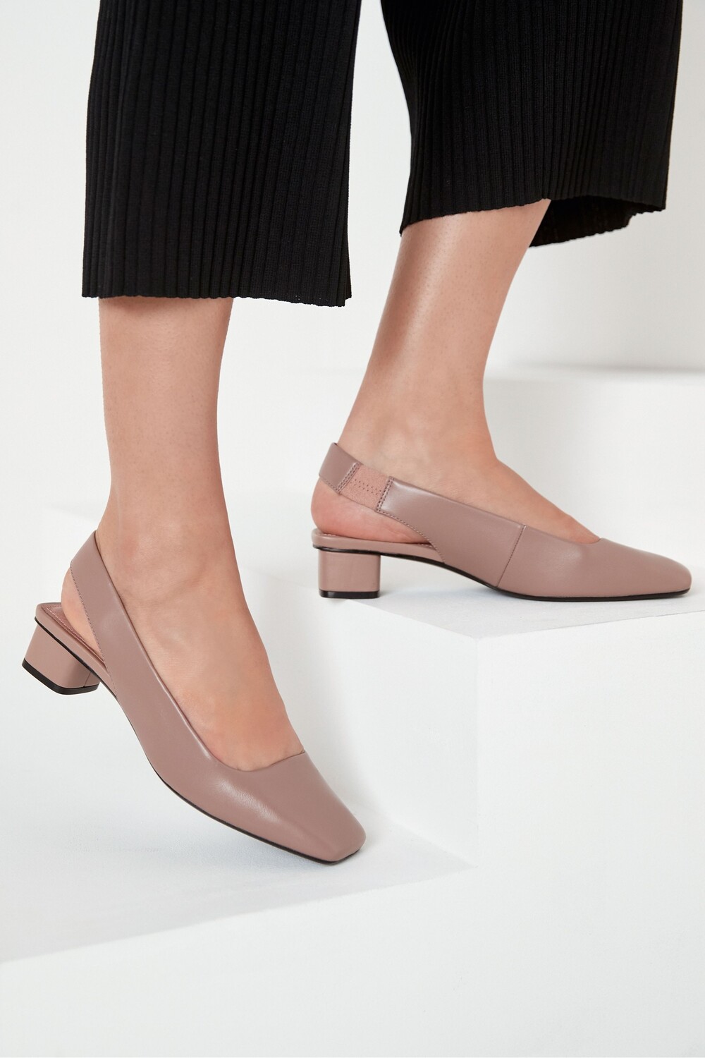 

Кожаные туфли Forever Comfort на блочном каблуке без каблука Next, розовый