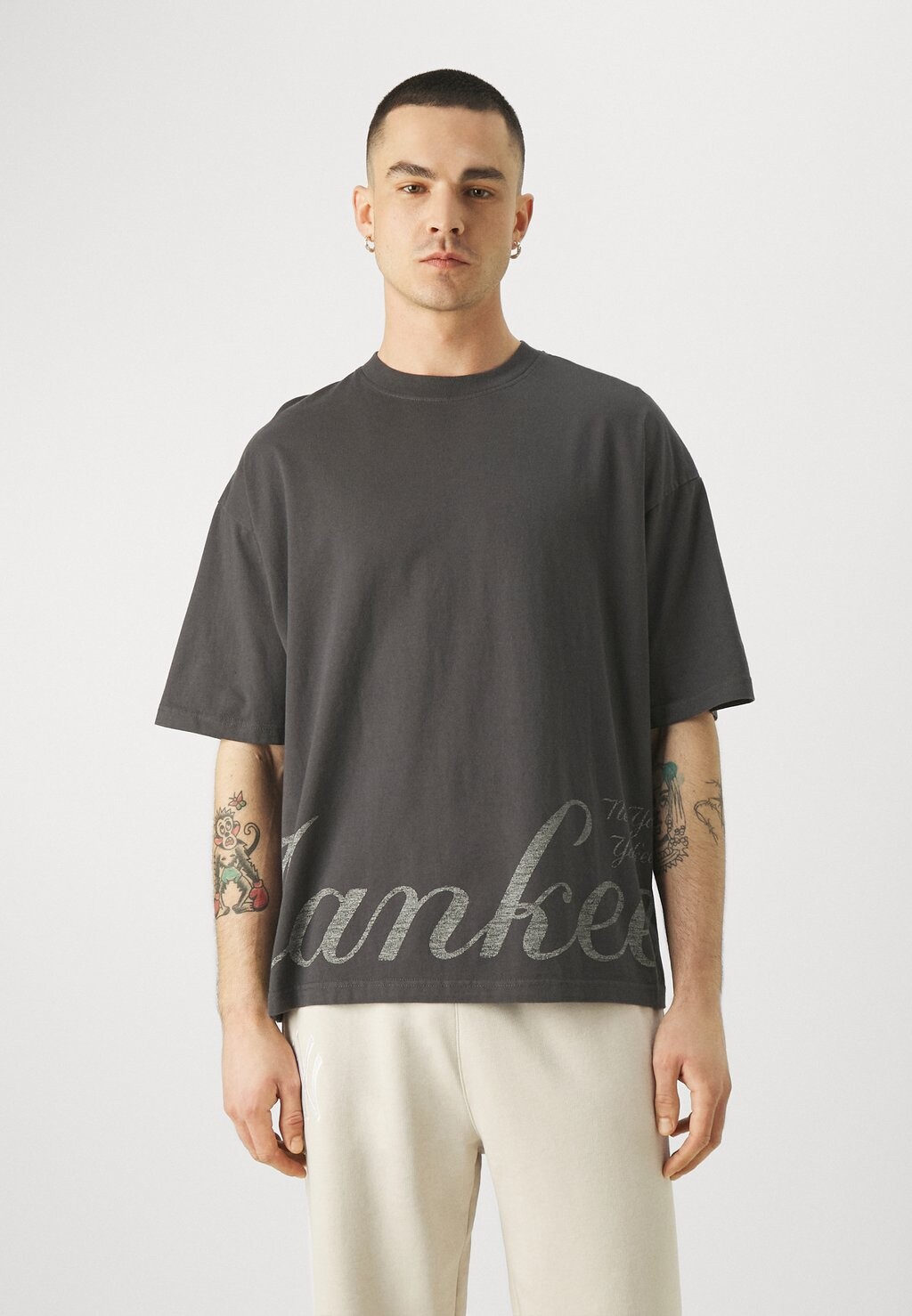 

Спортивная футболка Mlb New York Yankees Oversized T-Shirt New Era, черный