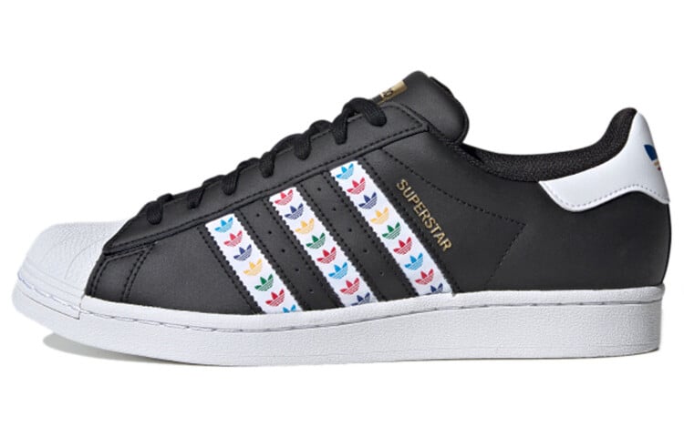 

Черные разноцветные полоски с трилистником Adidas Originals Superstar