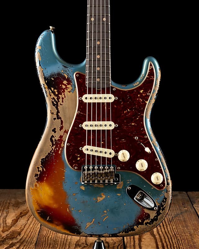 

Электрогитара Fended LTD Super Heavy Relic '60 Strat - Aged Lake Placid Blue Over 3-Color Sunburst - Free Shipping