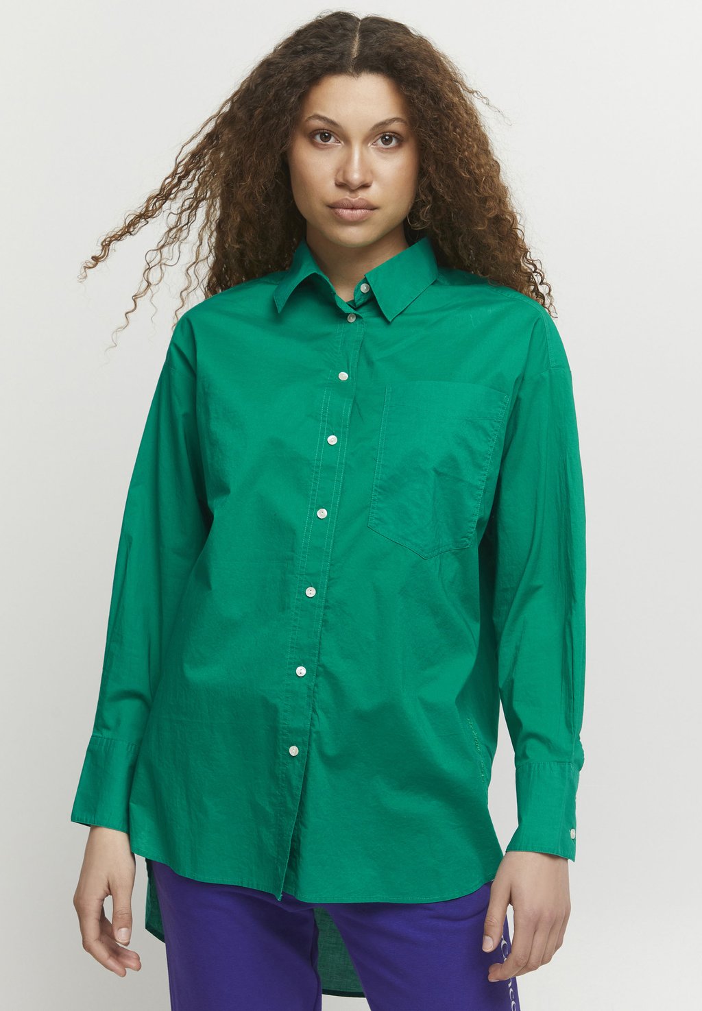 Рубашка TheJoggConcept, зеленый свитшот only carmakoma carxmas rudolphia цвет lush meadow pattern rudolph scarf snow