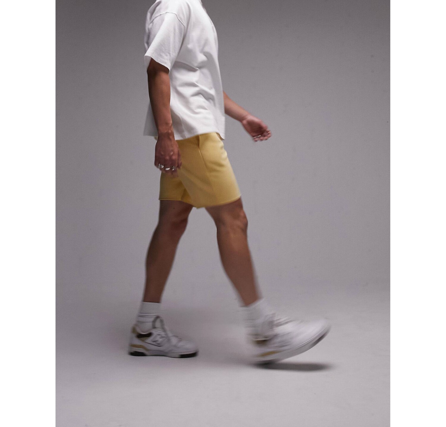 

Желтые классические шорты Topman