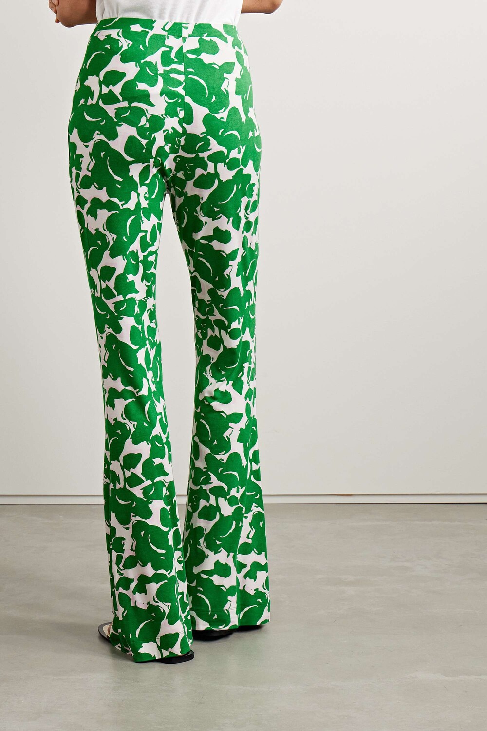 

DIANE VON FURSTENBERG расклешенные брюки Brooklyn из джерси с цветочным принтом, зеленый