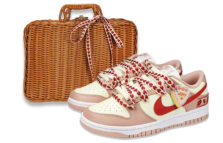 

Женские кроссовки для скейтбординга Nike Dunk Low