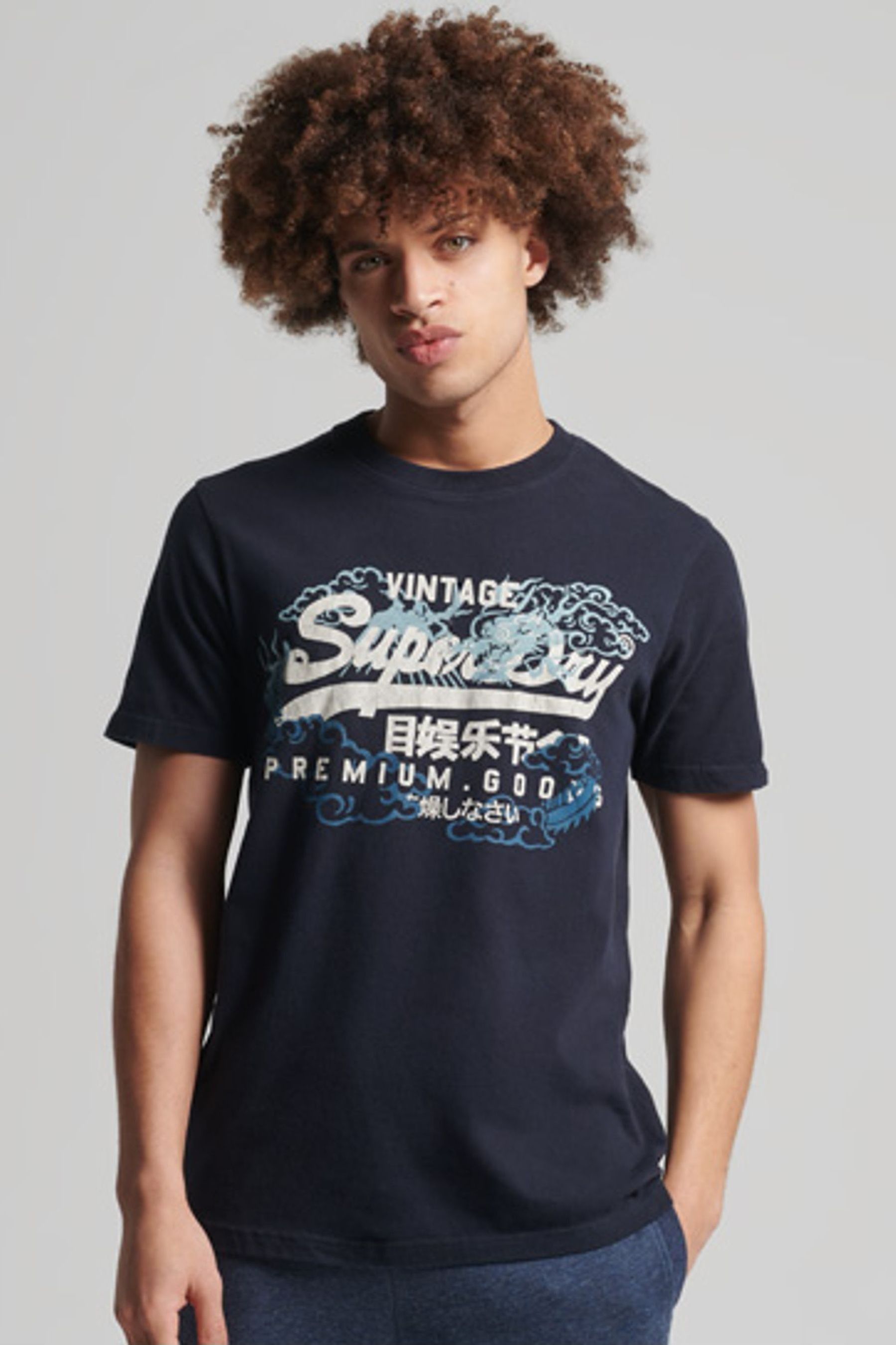 цена Футболка колледжа с винтажным логотипом Superdry, синий