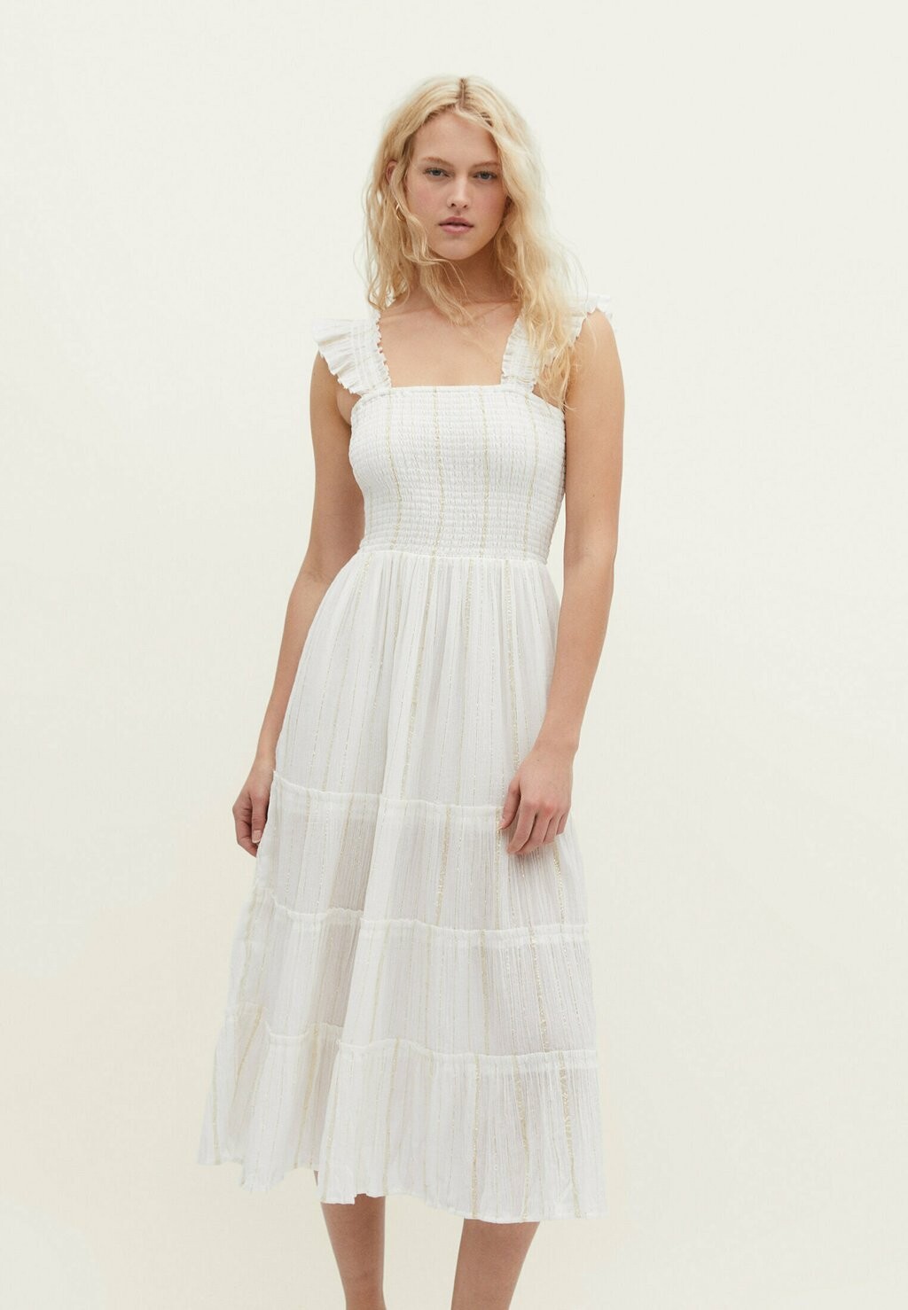 

Летнее платье Stradivarius, белый