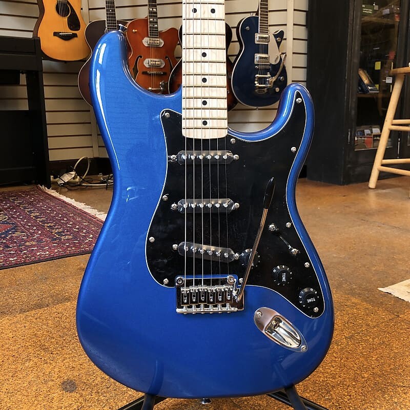 

Электрогитара Squier Affinity Series Stratocaster Lake Placid Blue