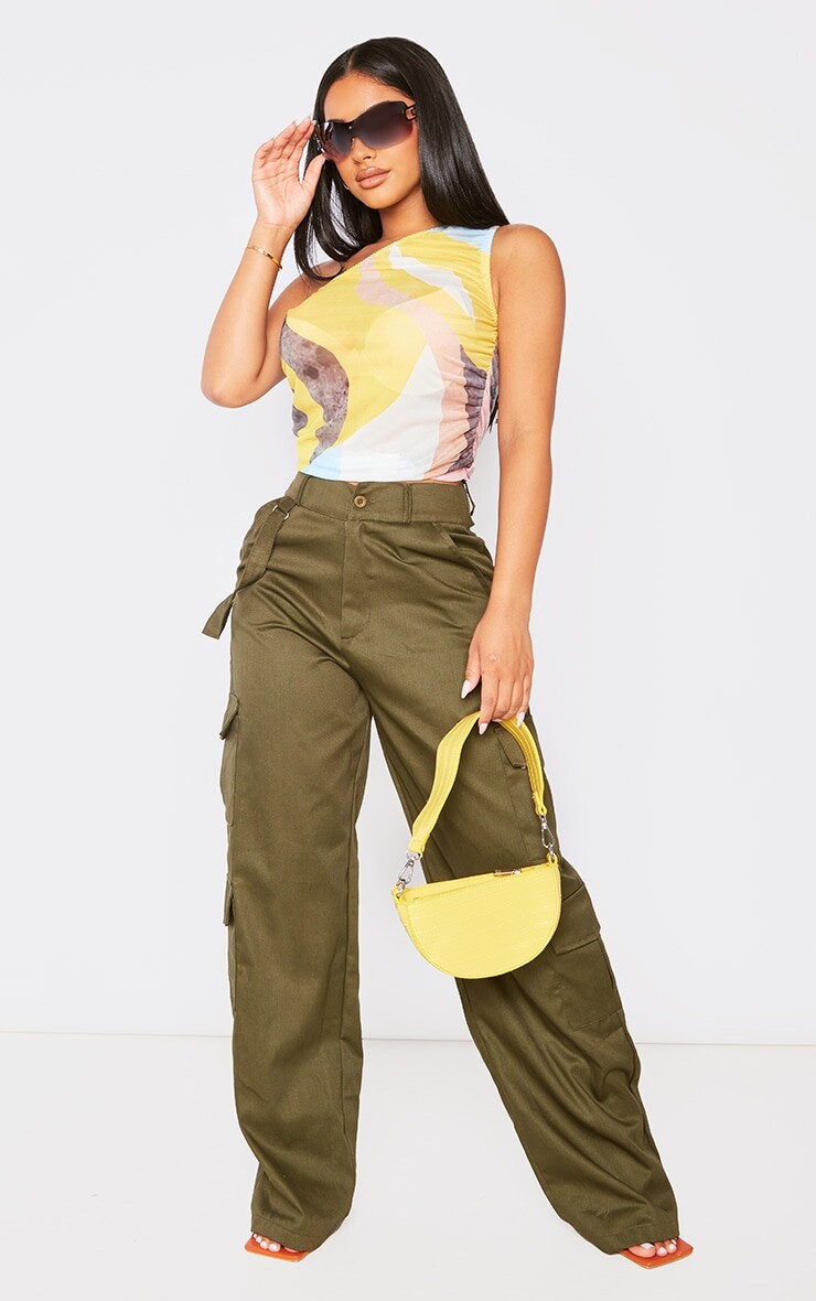 

PrettyLittleThing Брюки-карго с прямыми штанинами из твила Petite Khaki с карманами по бокам