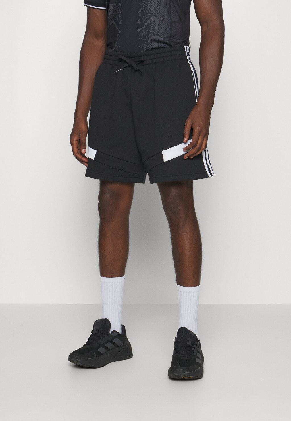 

Спортивные брюки Colourblock adidas Sportswear, черный