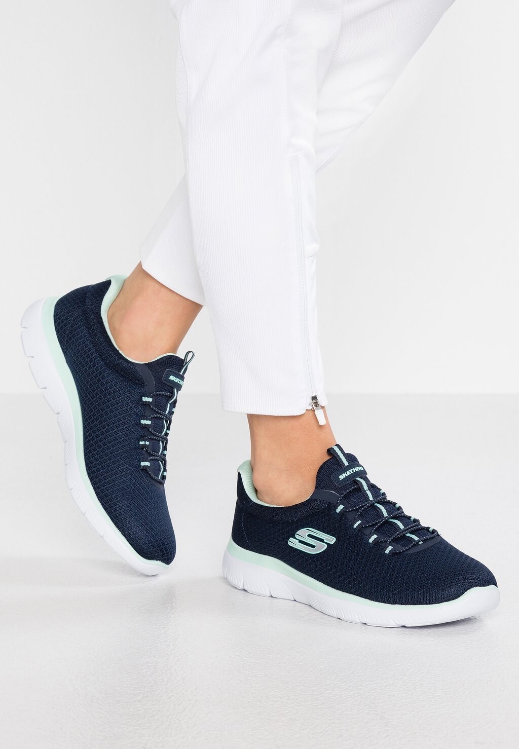 

Кроссовки Skechers Summits Wide Fit, темно-синий / бирюзовый