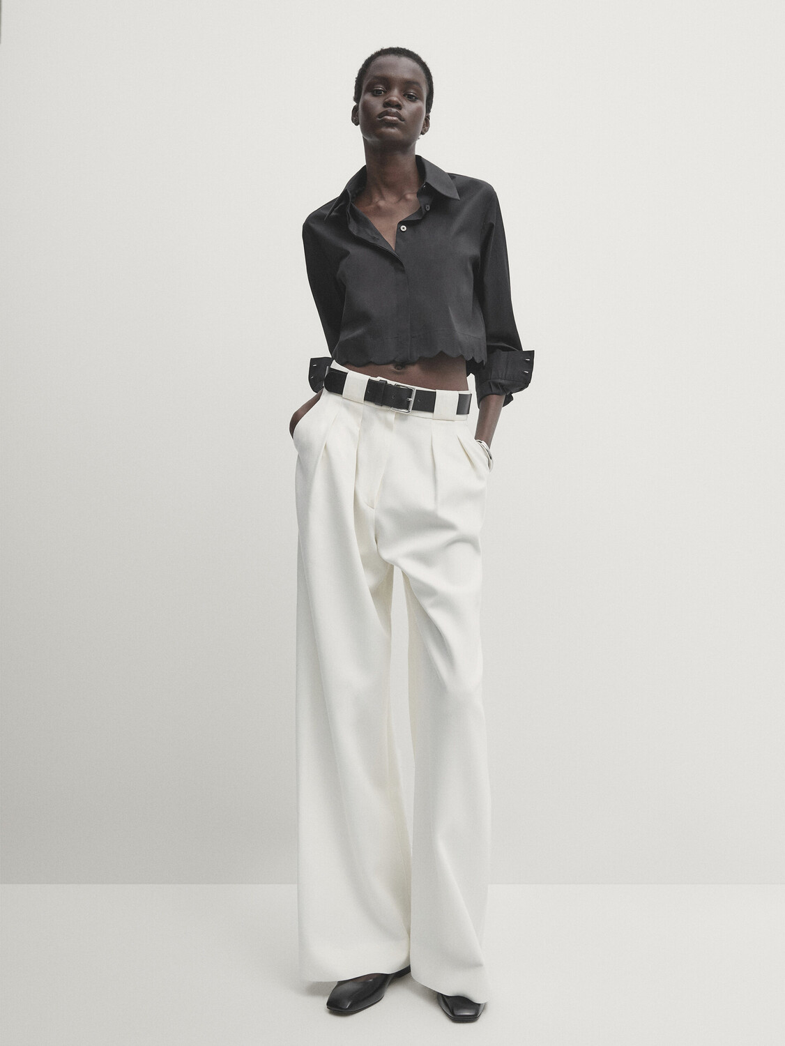 

Укороченная рубашка с волнистыми деталями Massimo Dutti, черный
