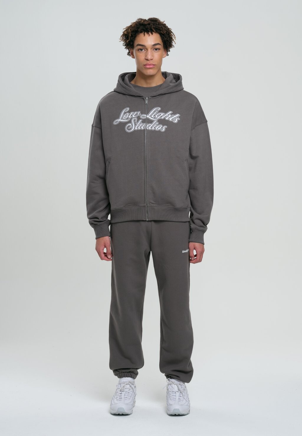 

Толстовка на молнии Shutter Zip Hoodie LOW LIGHTS STUDIOS®, стираный серый