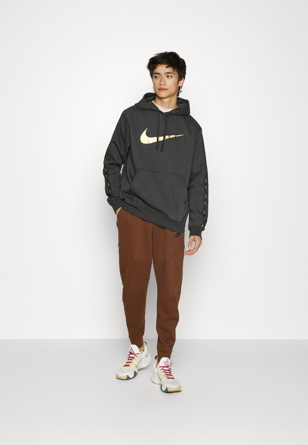 

Свитер с капюшоном M NSW REPEAT SW FLC PO HOOD B Nike, темно-серый вереск