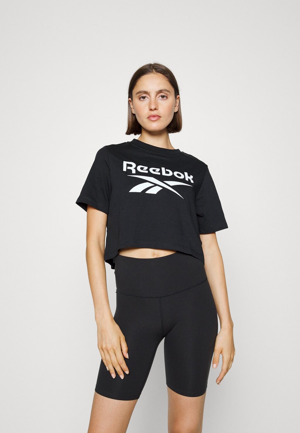 

Футболка с принтом Reebok, черный