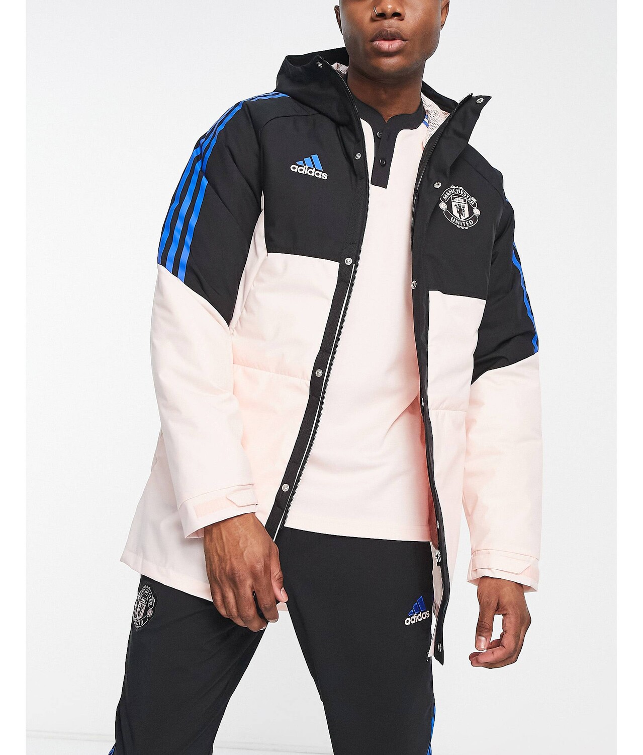 

Черно-розовая парка adidas Football Manchester United adidas performance