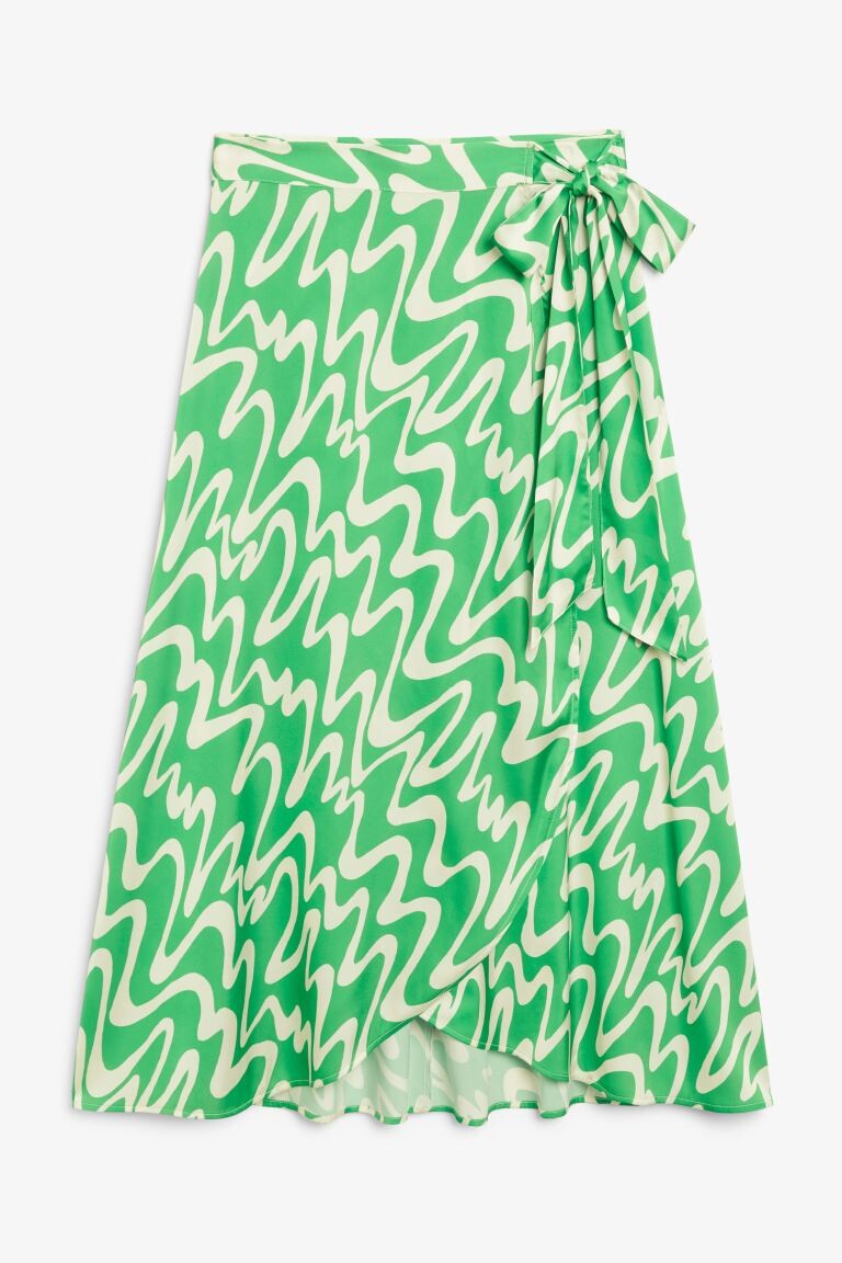 

Атласная юбка миди с запахом Monki