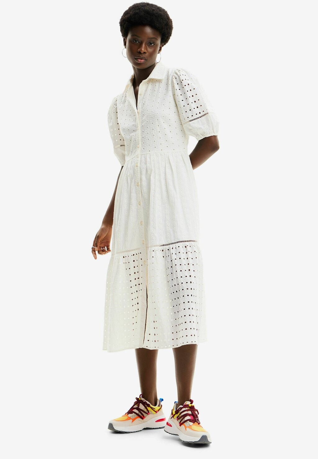 

Платье-блузка EMBROIDERED MIDI Desigual, цвет white