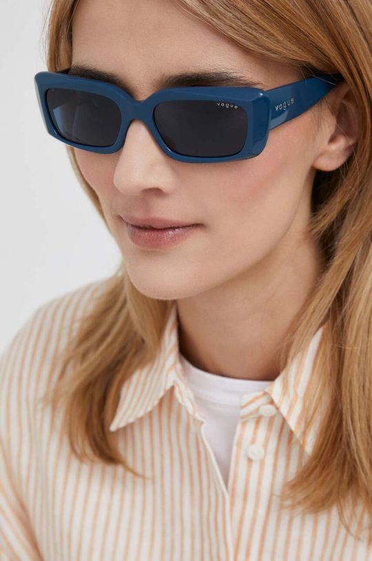 солнцезащитные очки vogue eyewear vo 2871s 286414 розовый Солнцезащитные очки VOGUE x Хейли Бибер Vogue, темно-синий
