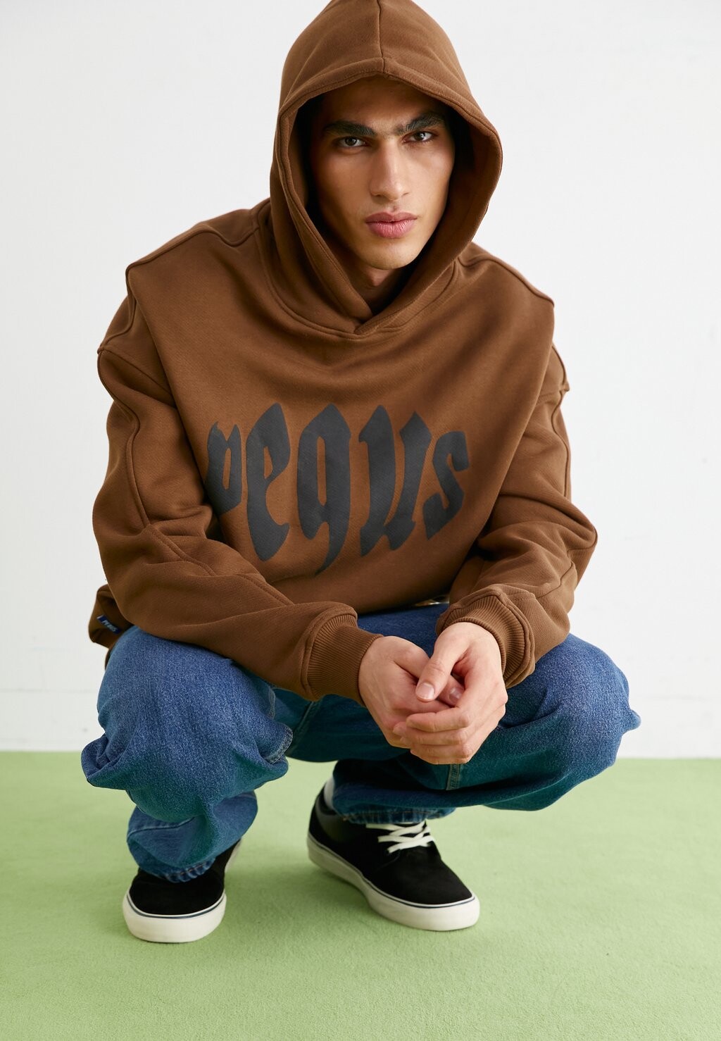 

Толстовка CHEST LOGO HOODIE UNISEX PEQUS, тёмно-земляной