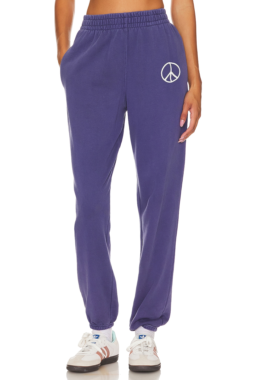 цена Спортивные брюки Spiritual Gangster Peace Boyfriend Pocket, индиго