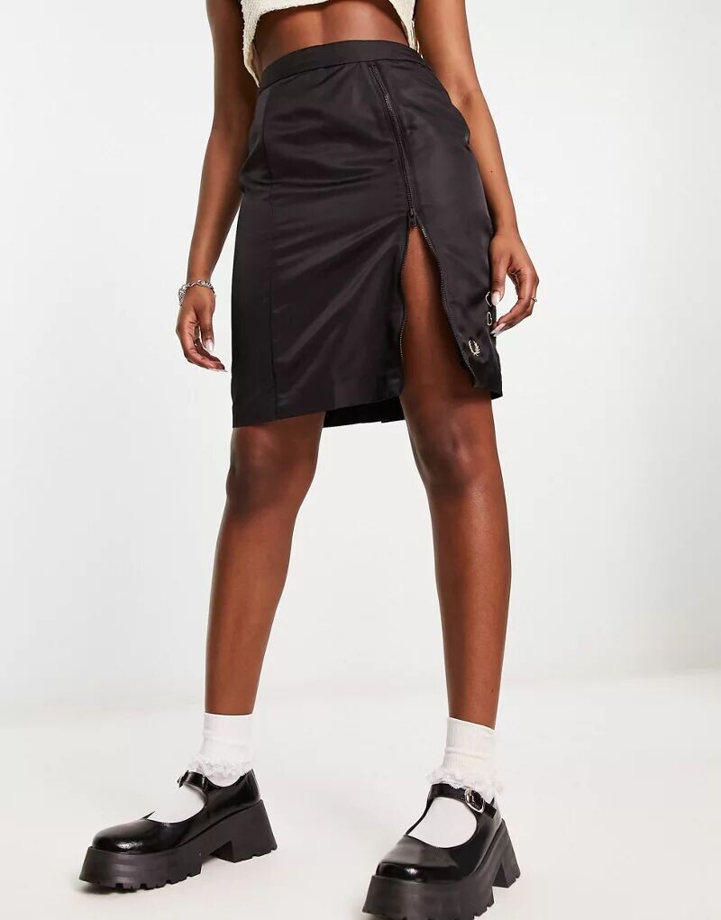 

Черная юбка Fred Perry x Amy Winehouse с молнией