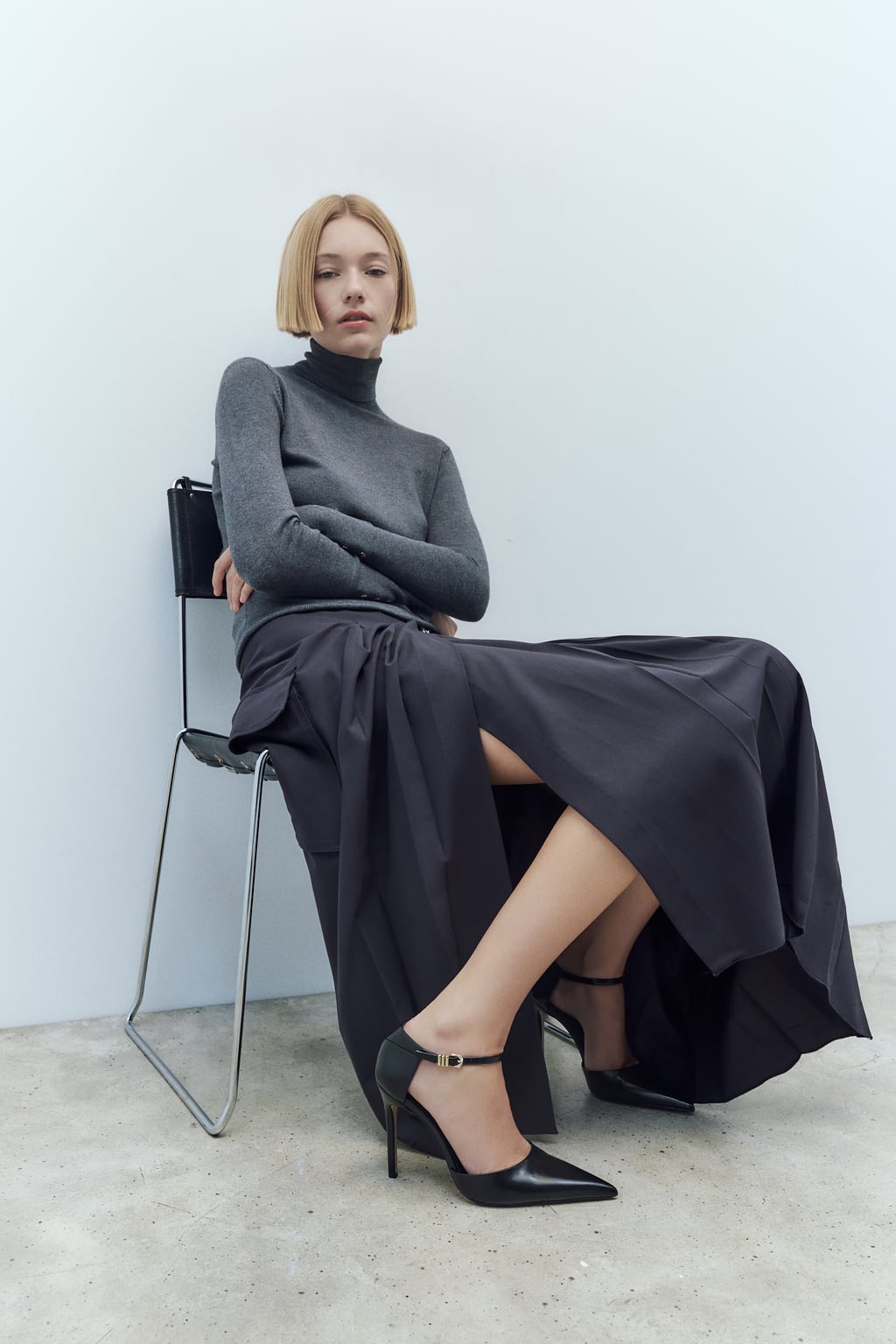 

Ботинки на высоком каблуке с эффектом металлик ZARA, черный
