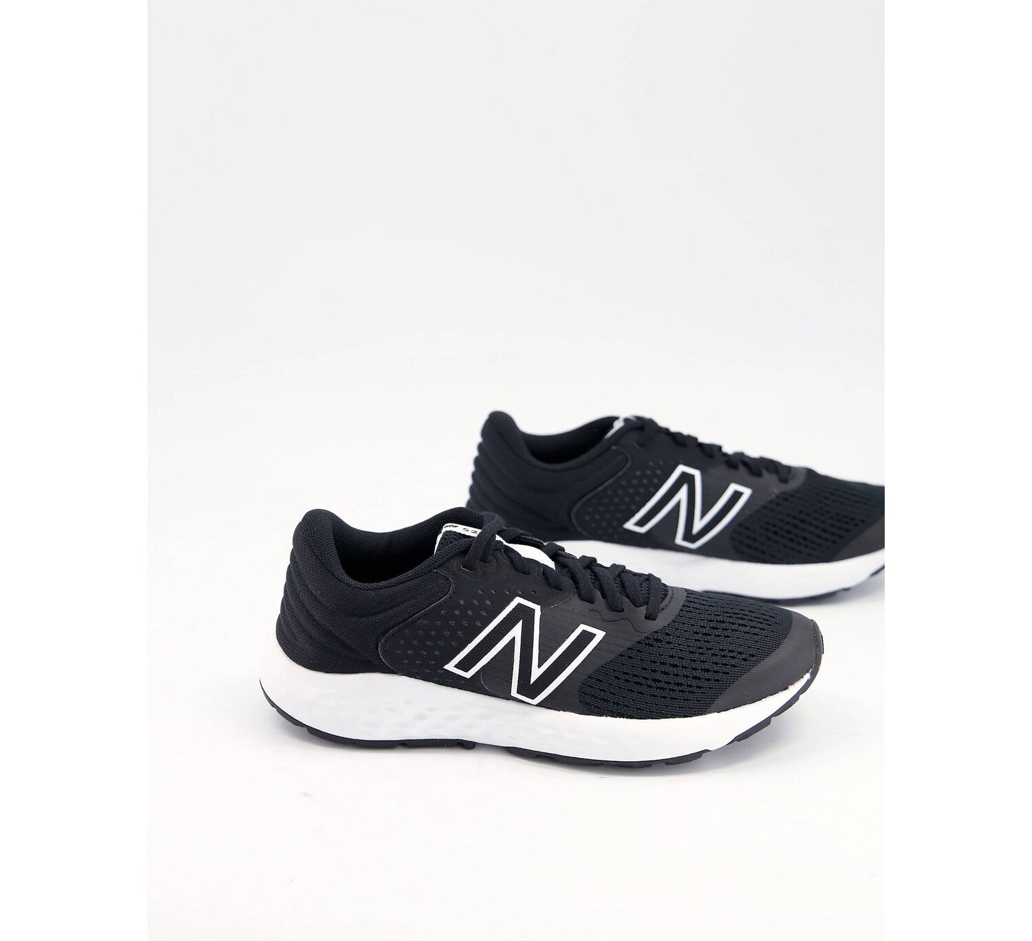 

Черные кроссовки New Balance Running 520