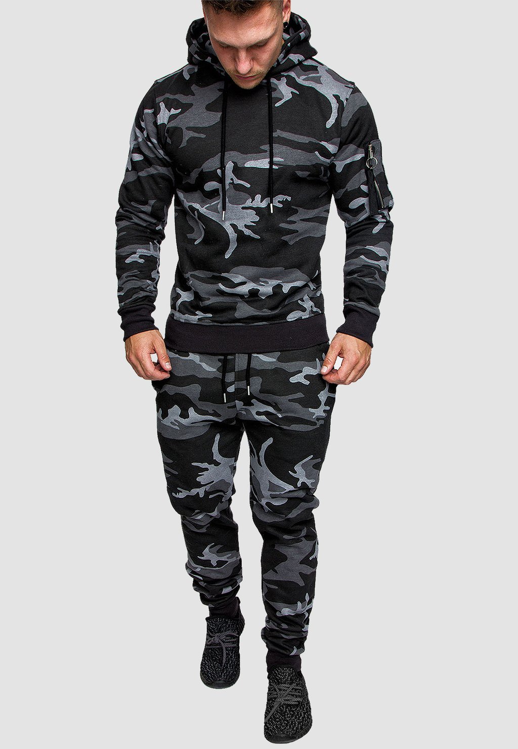 

Спортивный костюм MIT BEQUEMER JOGGING WEICHER SET Humy, цвет camo schwarz