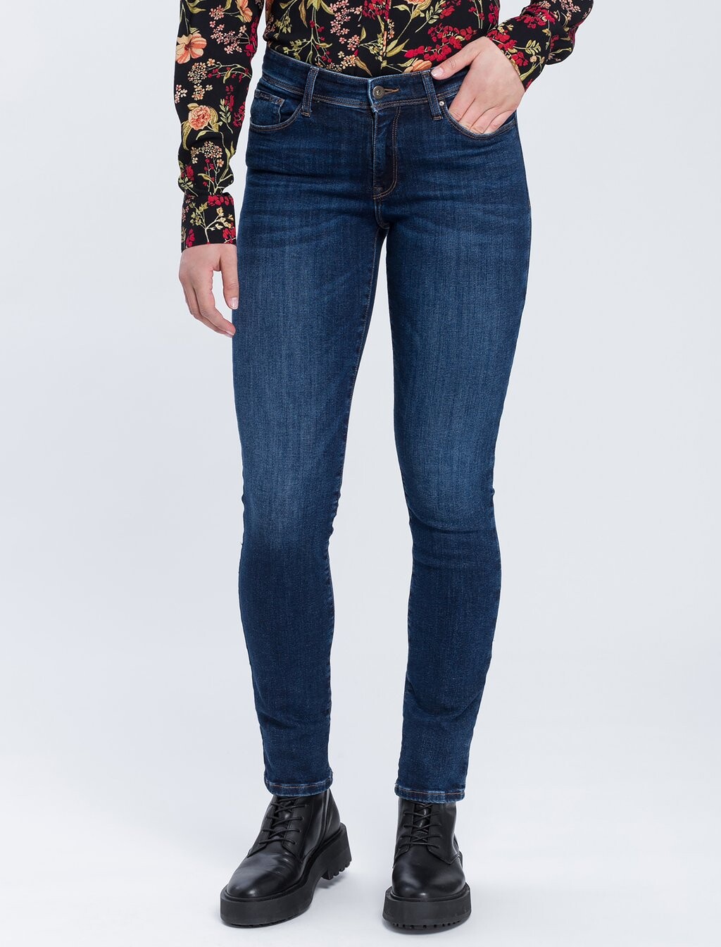 

Джинсы облегающего кроя Cross Jeans
