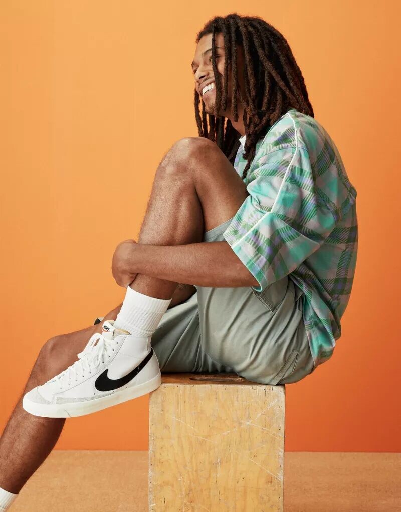 

Черно-белые кроссовки Nike Blazer Mid '77