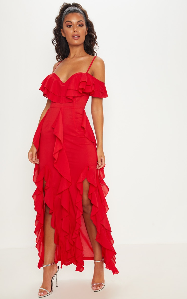 PrettyLittleThing Красное платье макси с открытыми плечами и рюшами