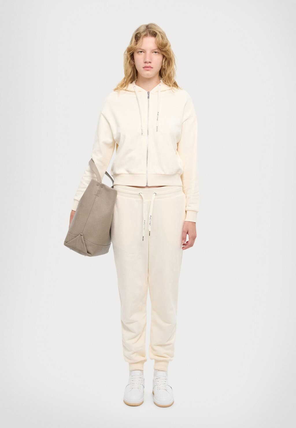 

Спортивные штаны PANTALONI Armani Exchange, кремовый