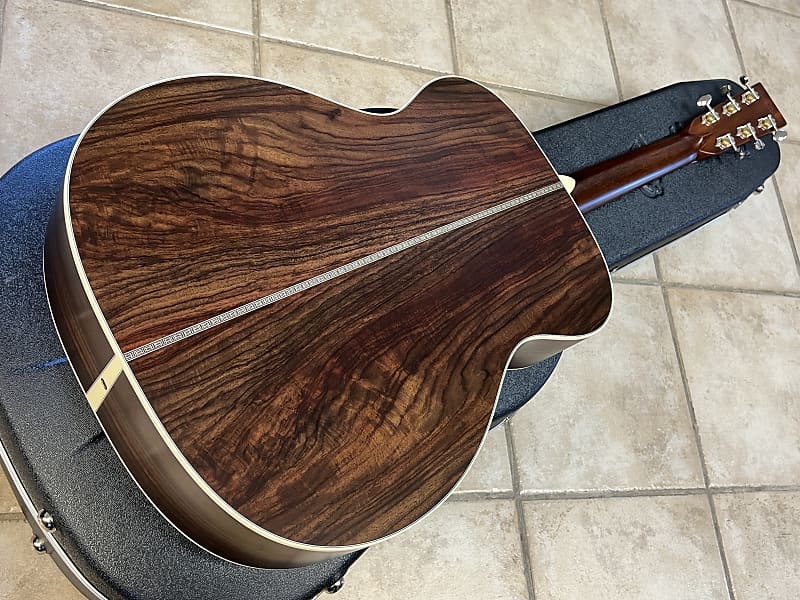Акустическая гитара 2023 CF Martin Custom Shop Satin OM-28 Wildgrain Rosewood 2785131