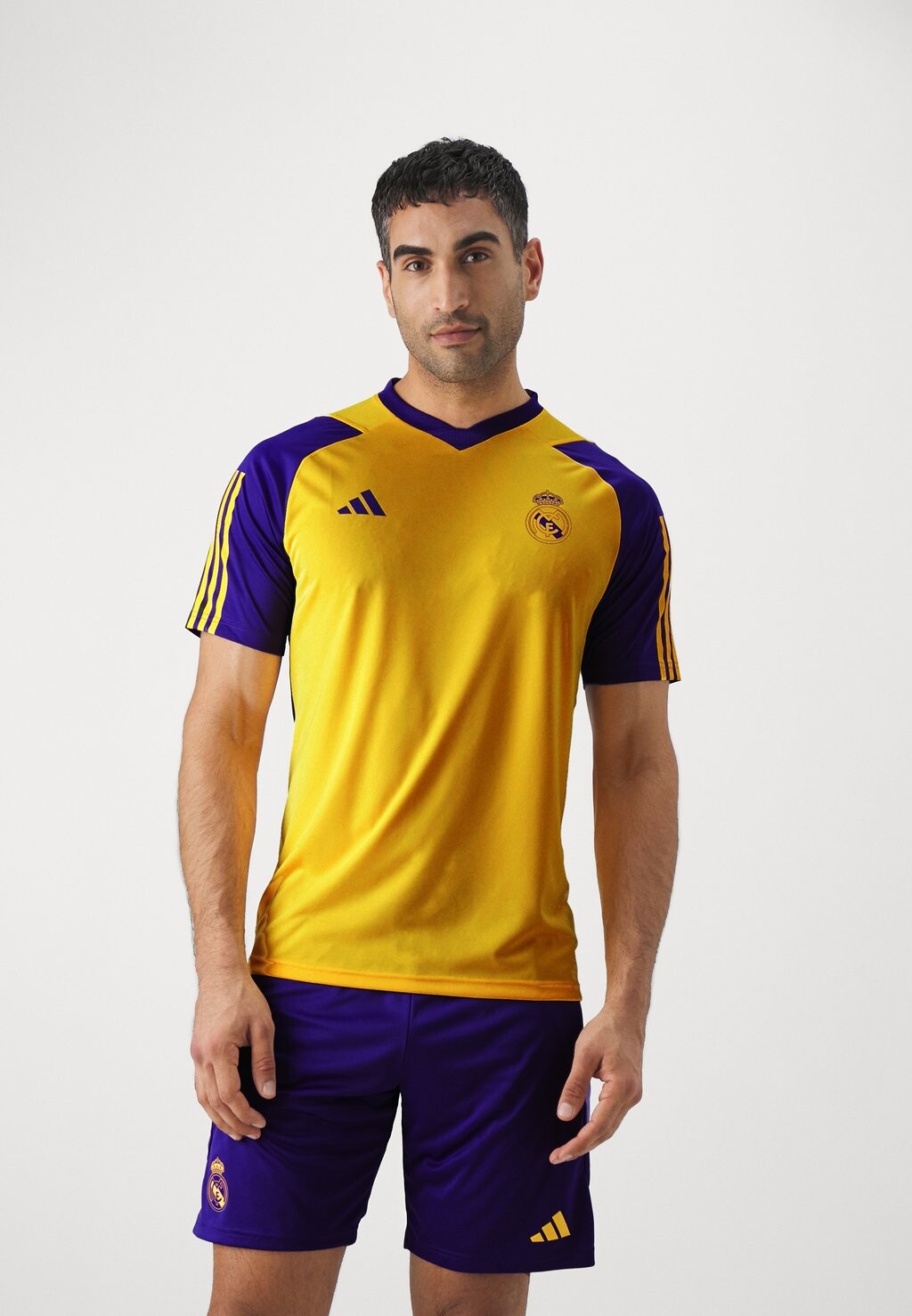 

Футболка Real Madrid Trainings Adidas, цвет spark