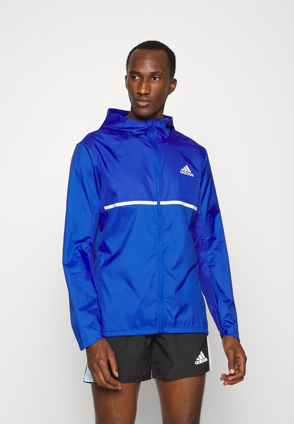 

Спортивная куртка Adidas