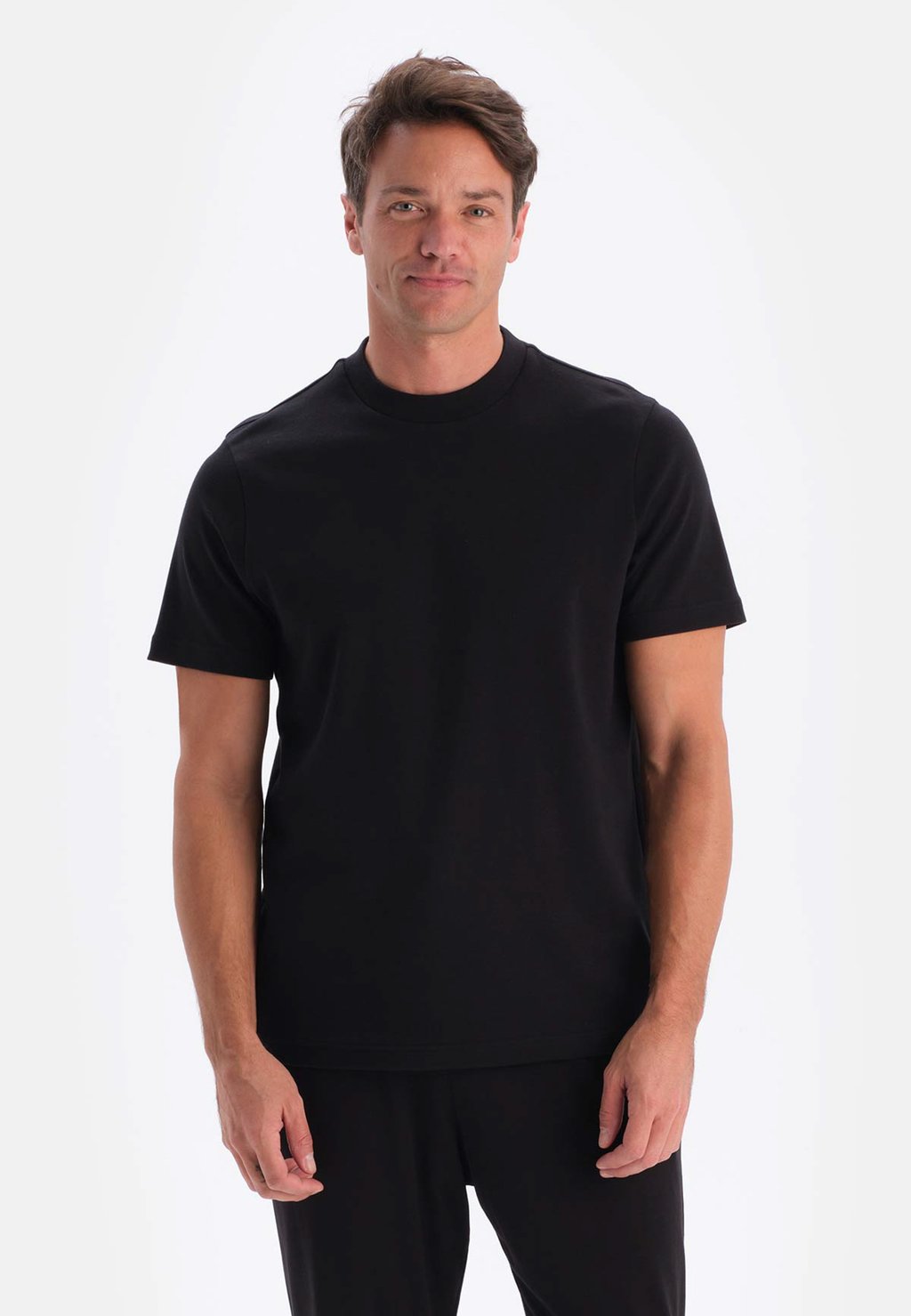 Базовая футболка SHORT SLEEVE CREW NECK REGULAR DAGI, цвет black