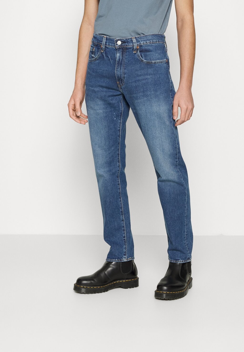 

Джинсы прямого кроя Levi's 502 Taper, пересечь небо