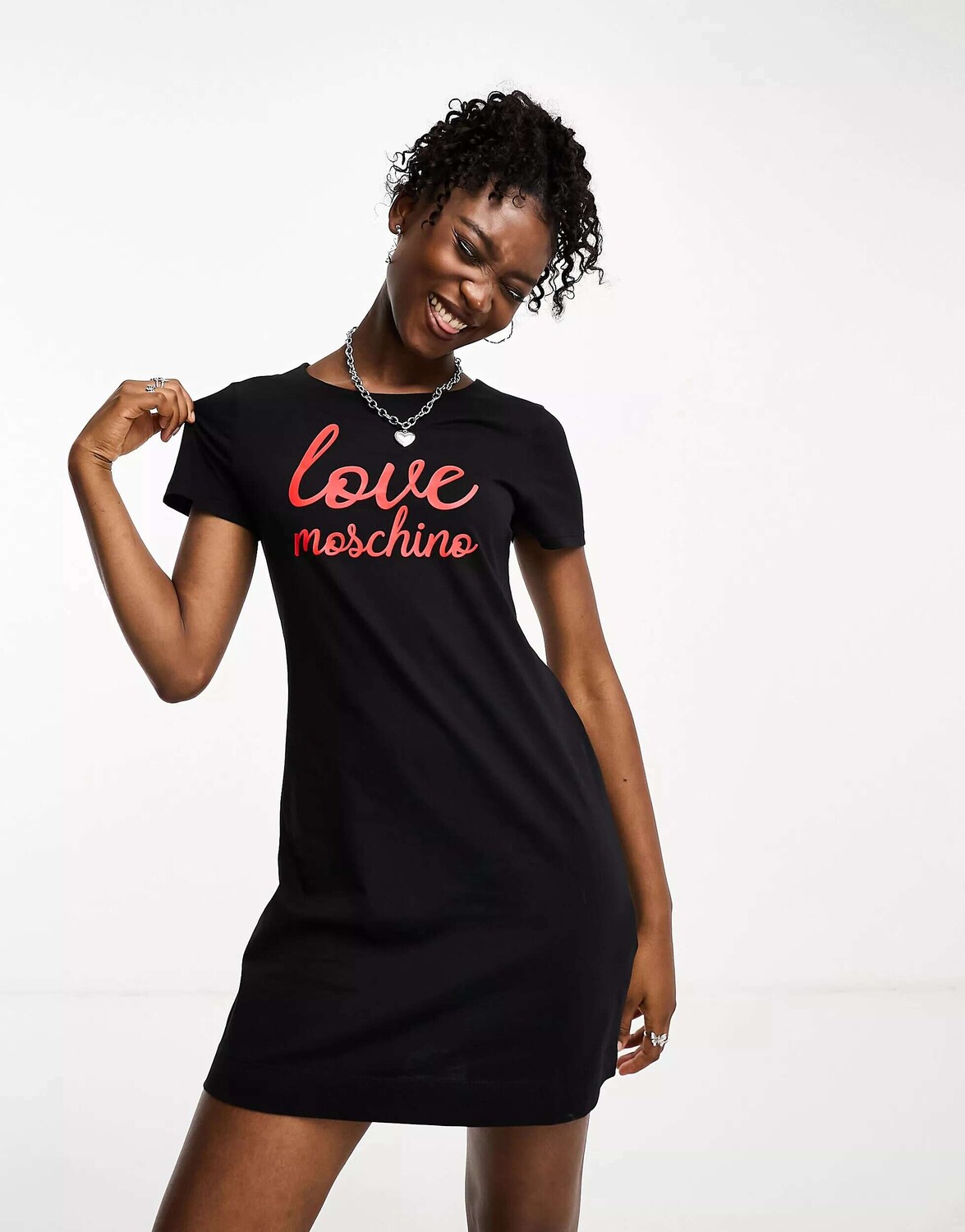 

Черное платье-футболка с курсивным логотипом Love Moschino, Черный