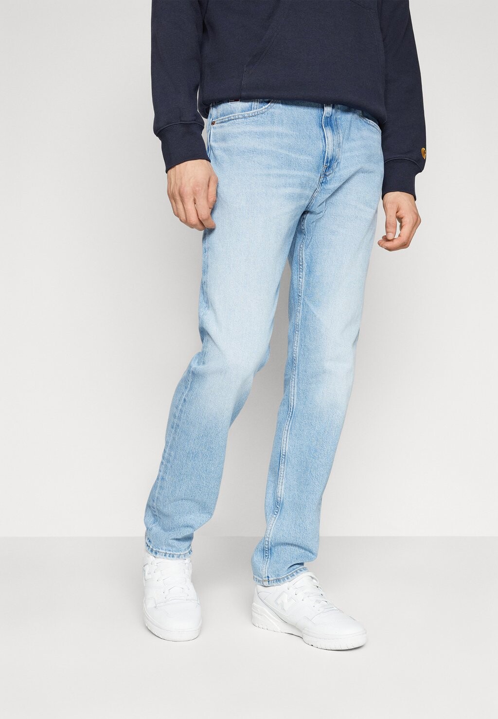 

Джинсы-сигареты ETHAN RELAXED STRAIGHT Tommy Jeans, светлый деним